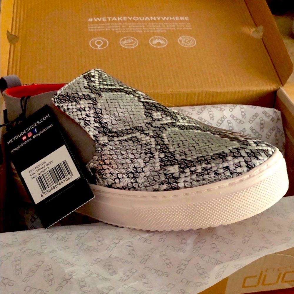HEY DUDE PEYTON BOOTIES NEW